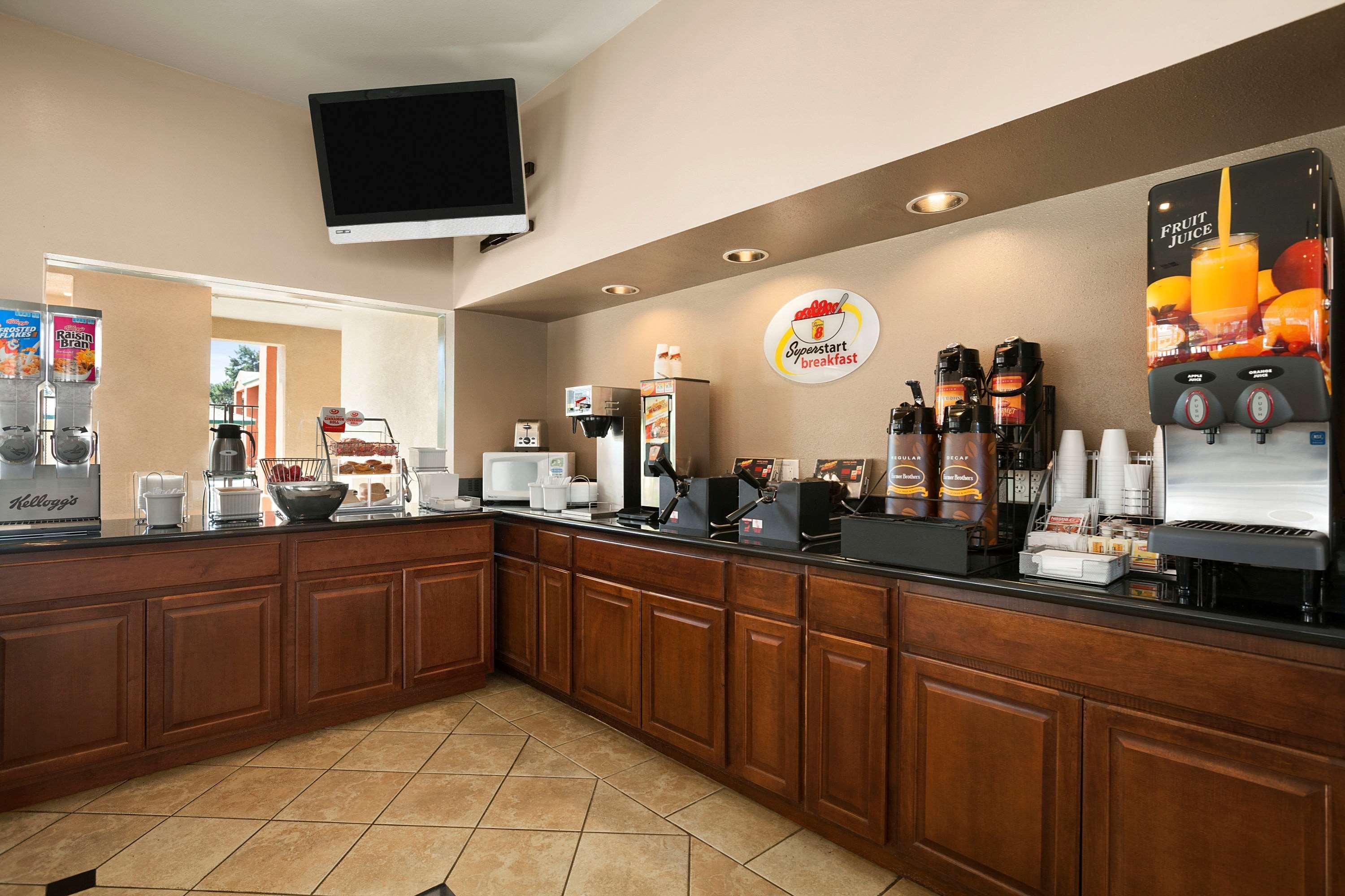 Motel Super 8 By Wyndham Salinas Exterior foto