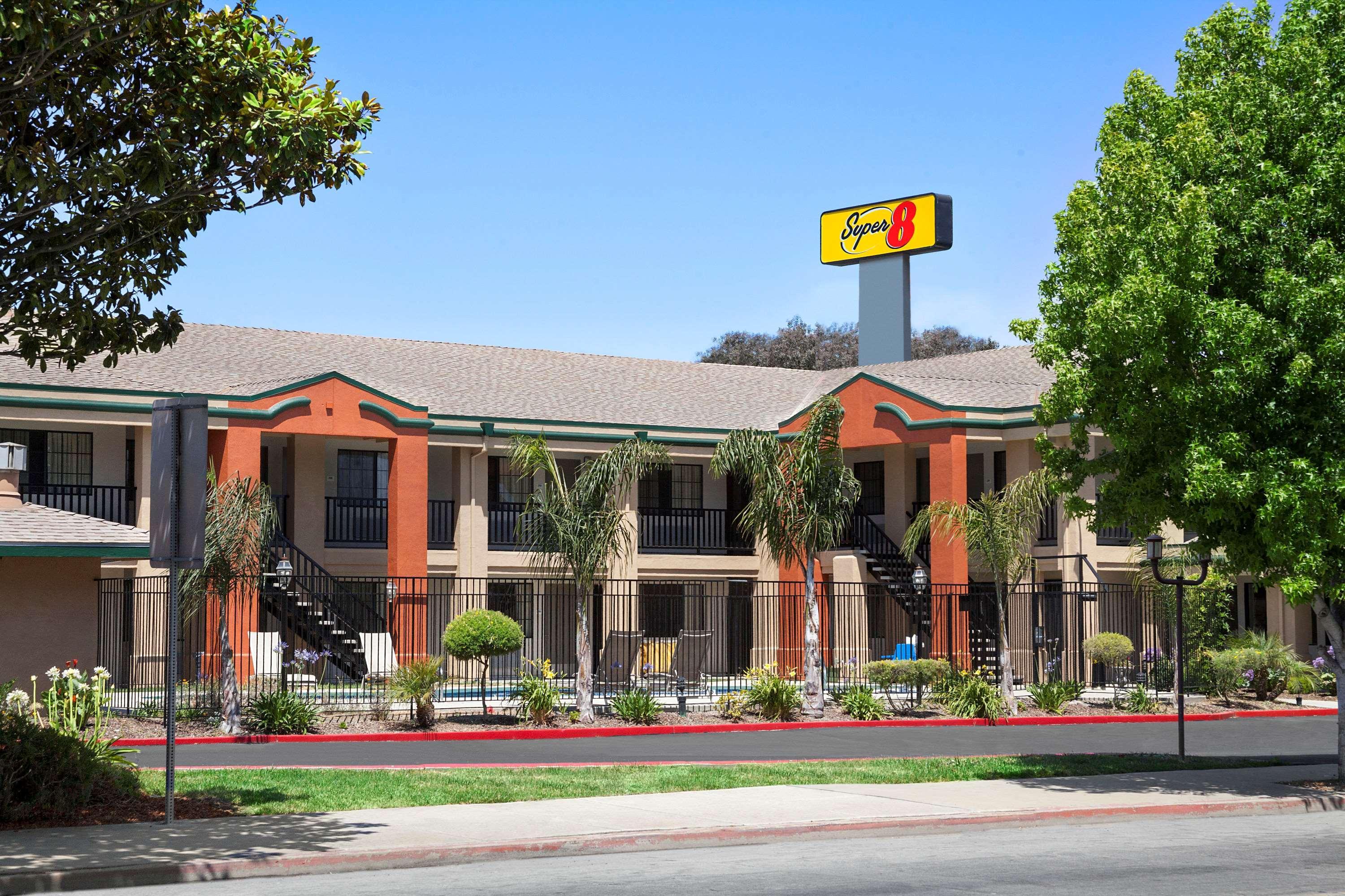 Motel Super 8 By Wyndham Salinas Exterior foto