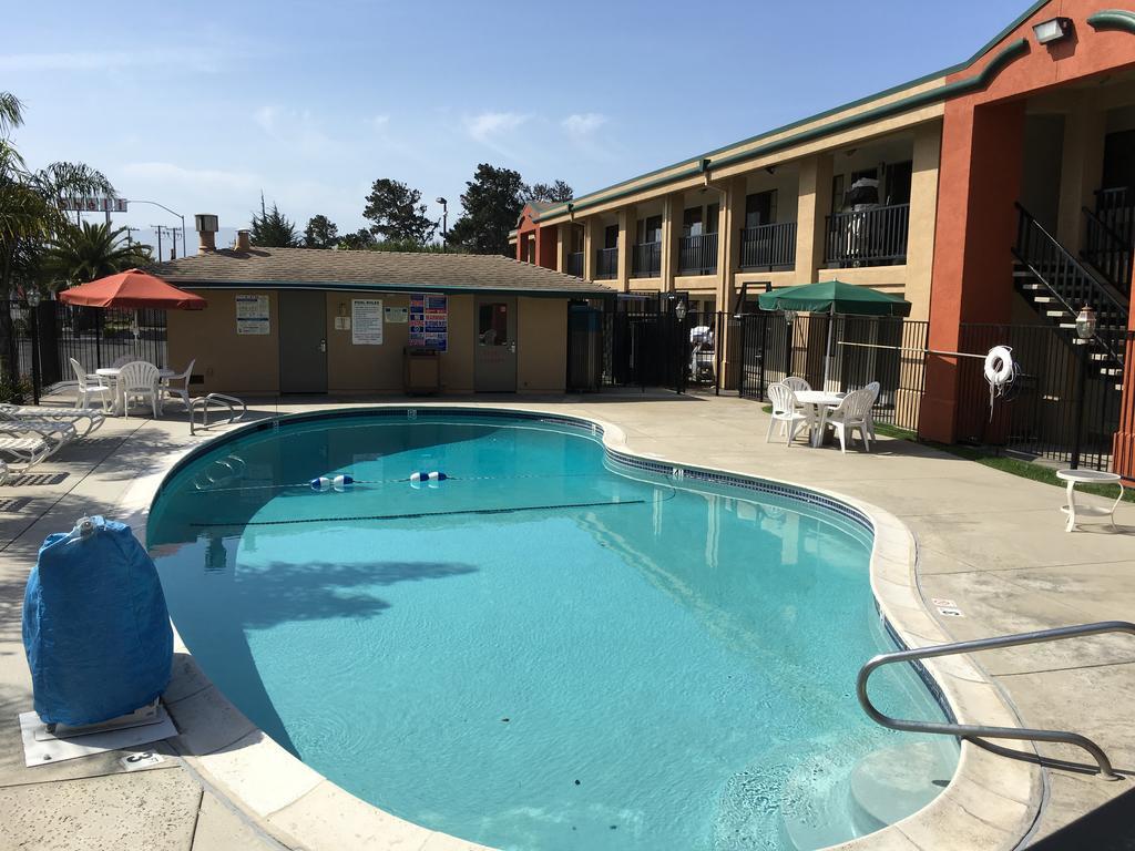 Motel Super 8 By Wyndham Salinas Exterior foto