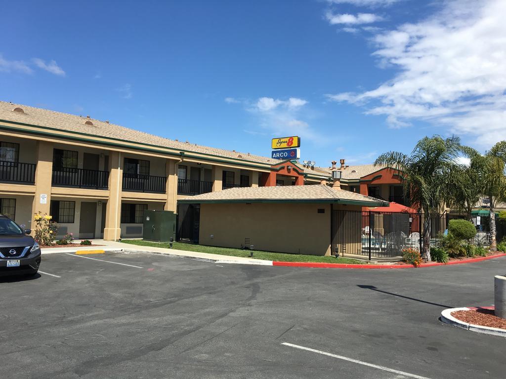 Motel Super 8 By Wyndham Salinas Exterior foto