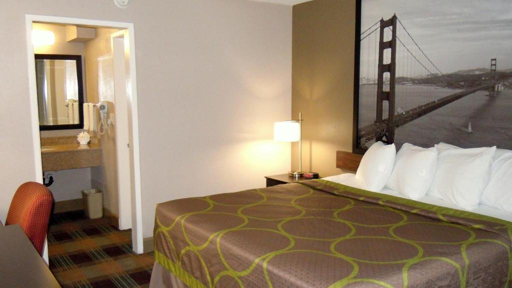 Motel Super 8 By Wyndham Salinas Habitación foto