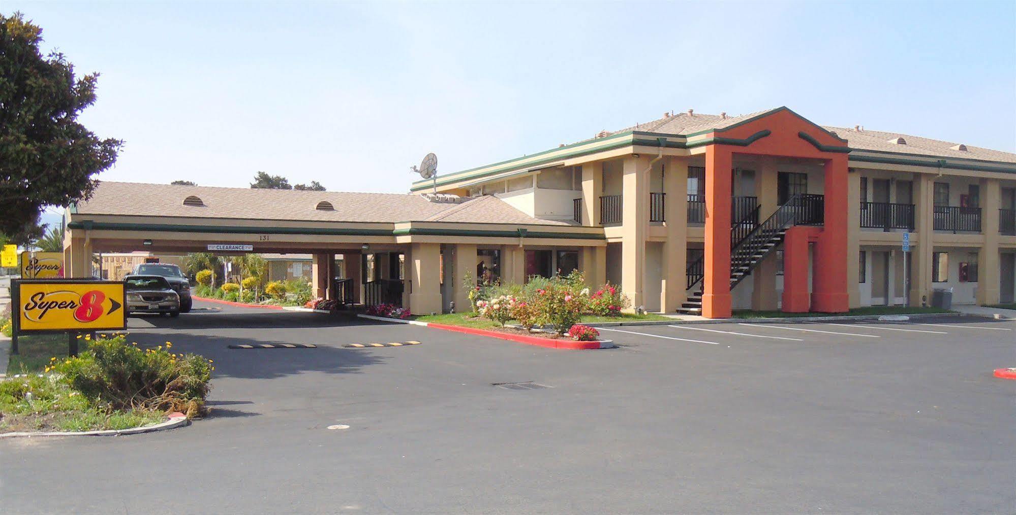 Motel Super 8 By Wyndham Salinas Exterior foto